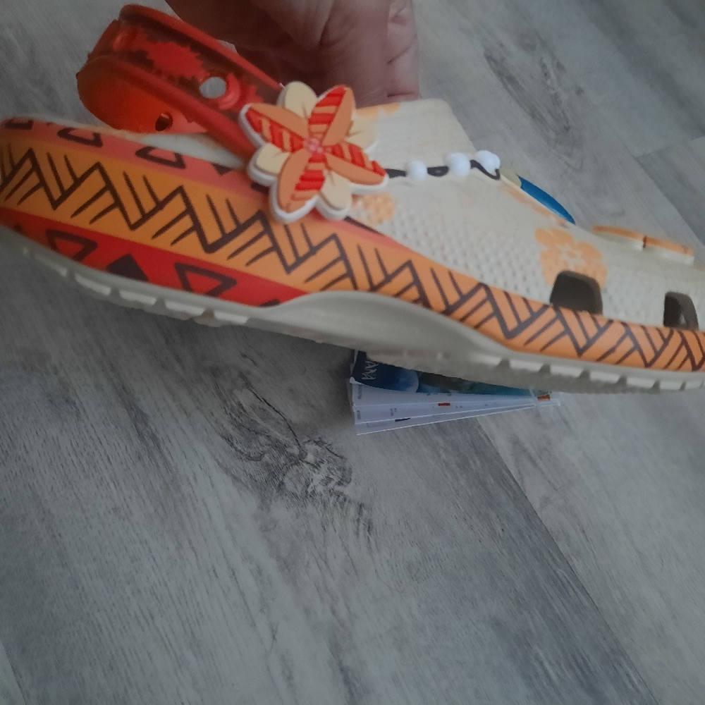 CROCS Kids' Moana Shoes - Picture 4 of 7
